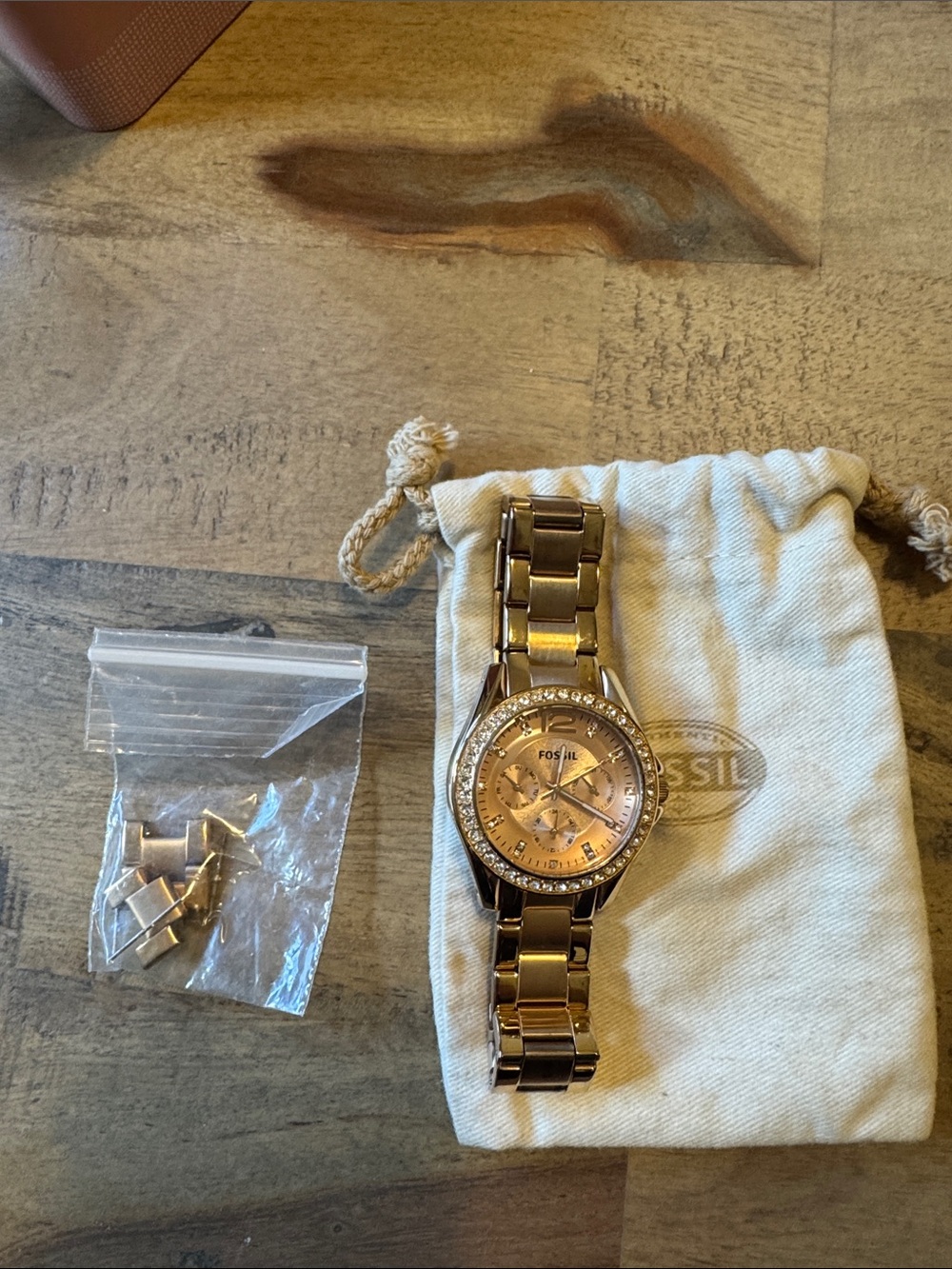 Rose gold Fossil watch